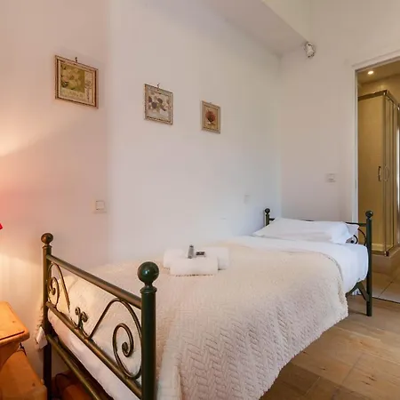 Sleeps 6 T679391